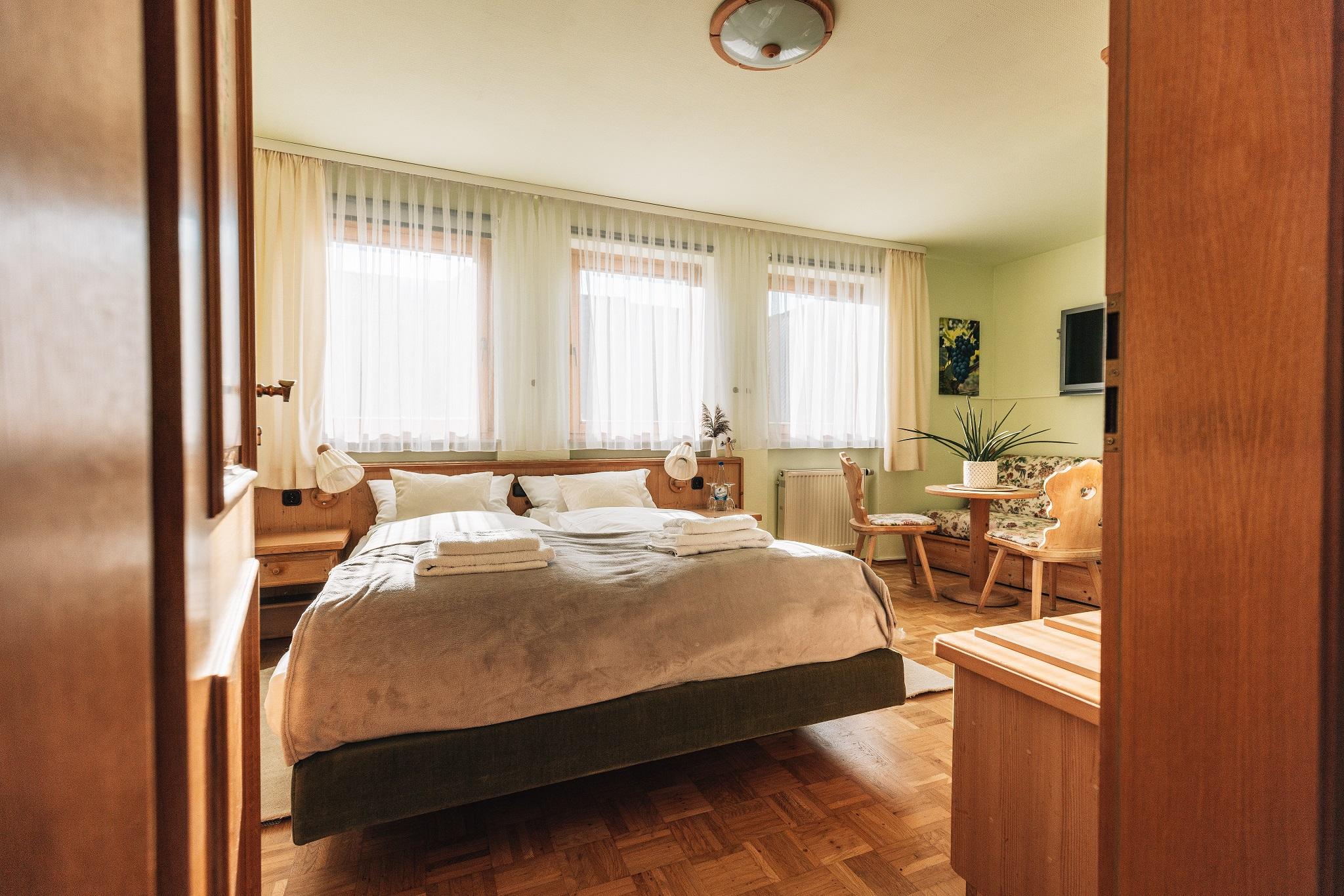 Hotel Krone Tauberrettersheim Exteriör bild