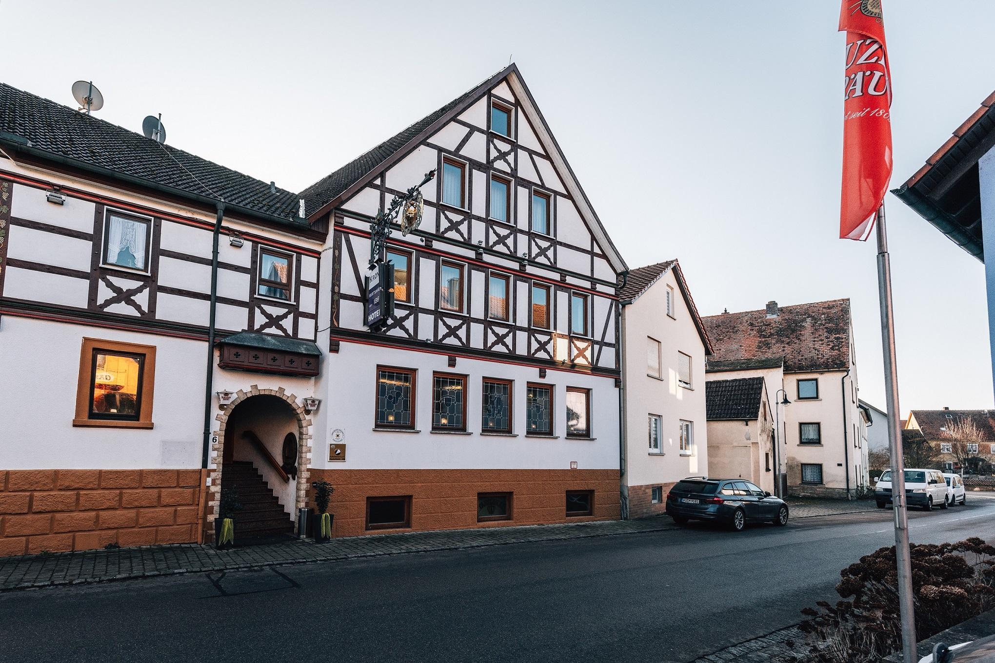 Hotel Krone Tauberrettersheim Exteriör bild