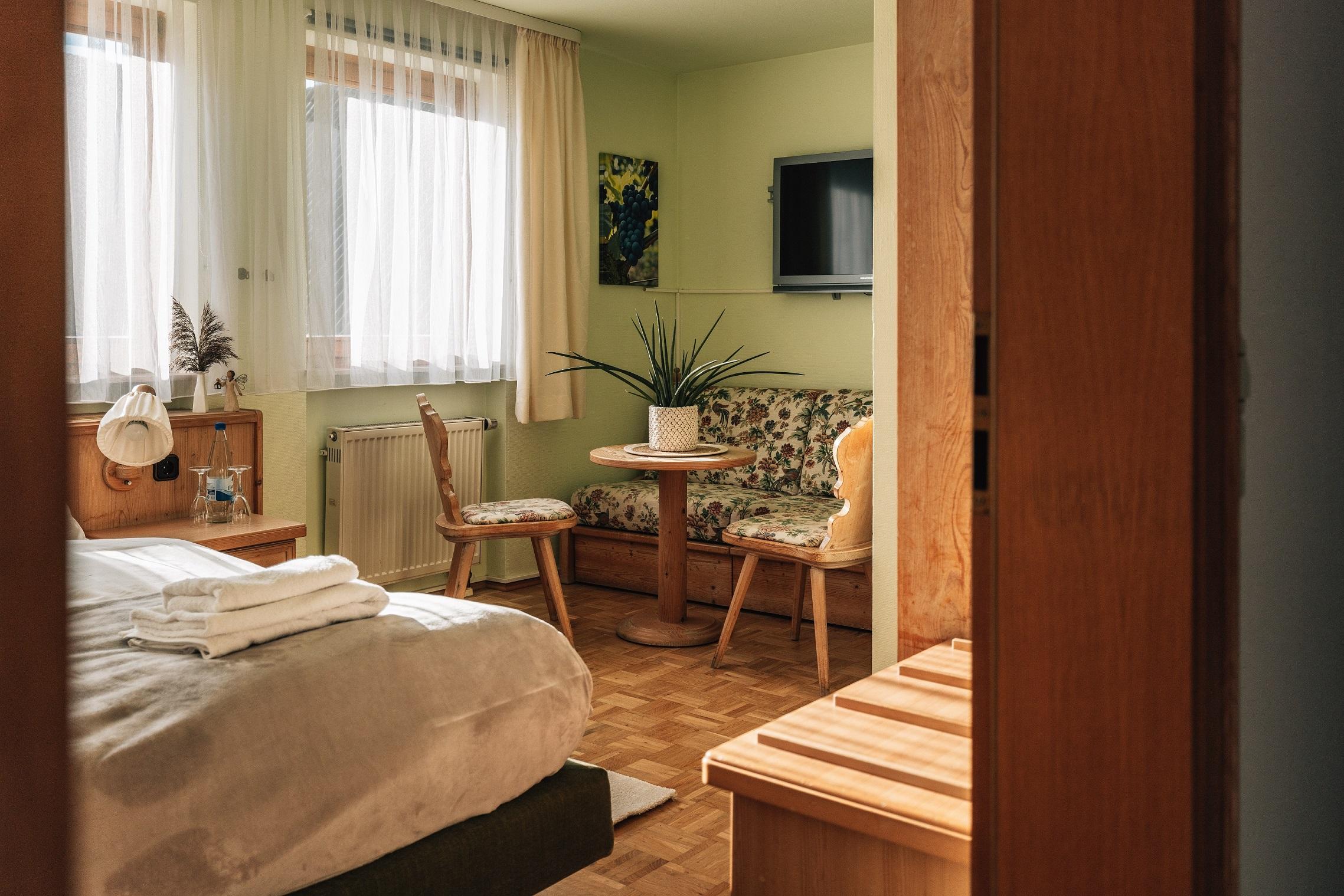 Hotel Krone Tauberrettersheim Exteriör bild